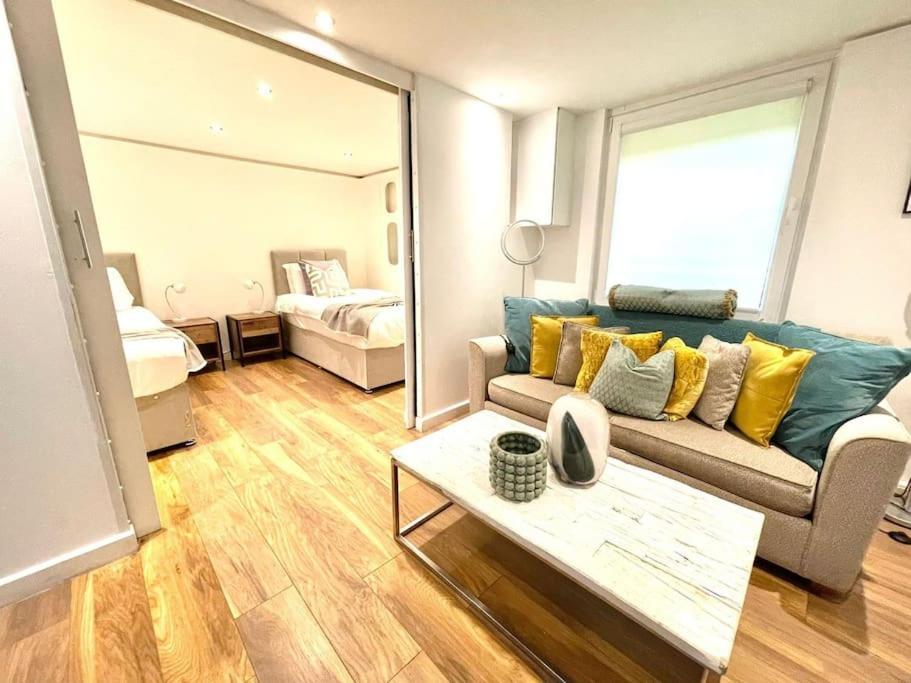 Historical Building / Cozy Basement Apt / Central CBG Екстериор снимка