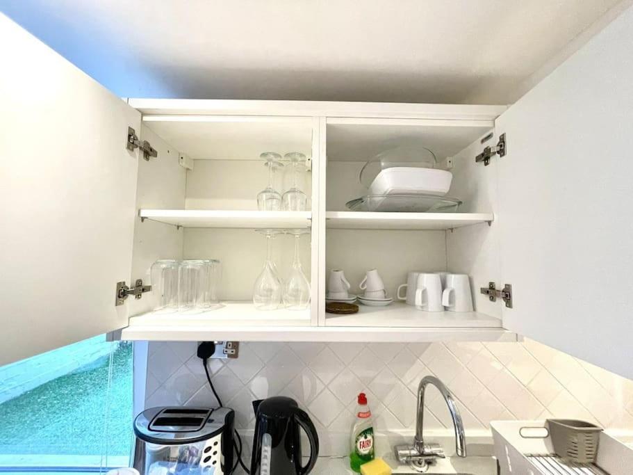 Historical Building / Cozy Basement Apt / Central CBG Екстериор снимка